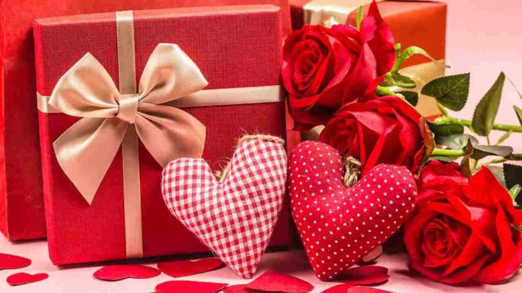 Valentine Day Gifts Under 1000: गर्लफ्रेंड और बॉयफ्रेंड के लिए Budget-Friendly Gorgeous गिफ्ट्स!