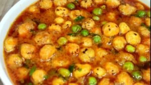 Makhana Matar Curry